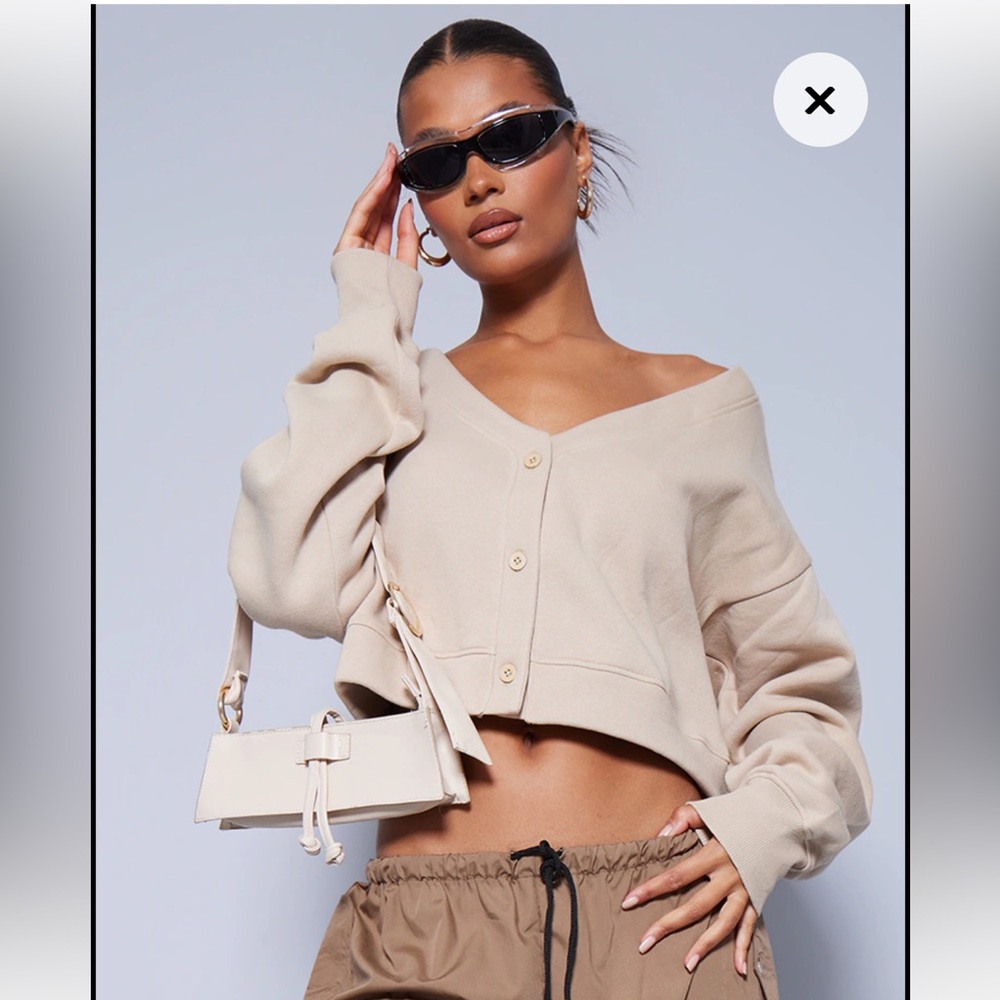 BNWT PrettyLittleThing PLT Stone Button Front Crop Sweatshirt Cardigan